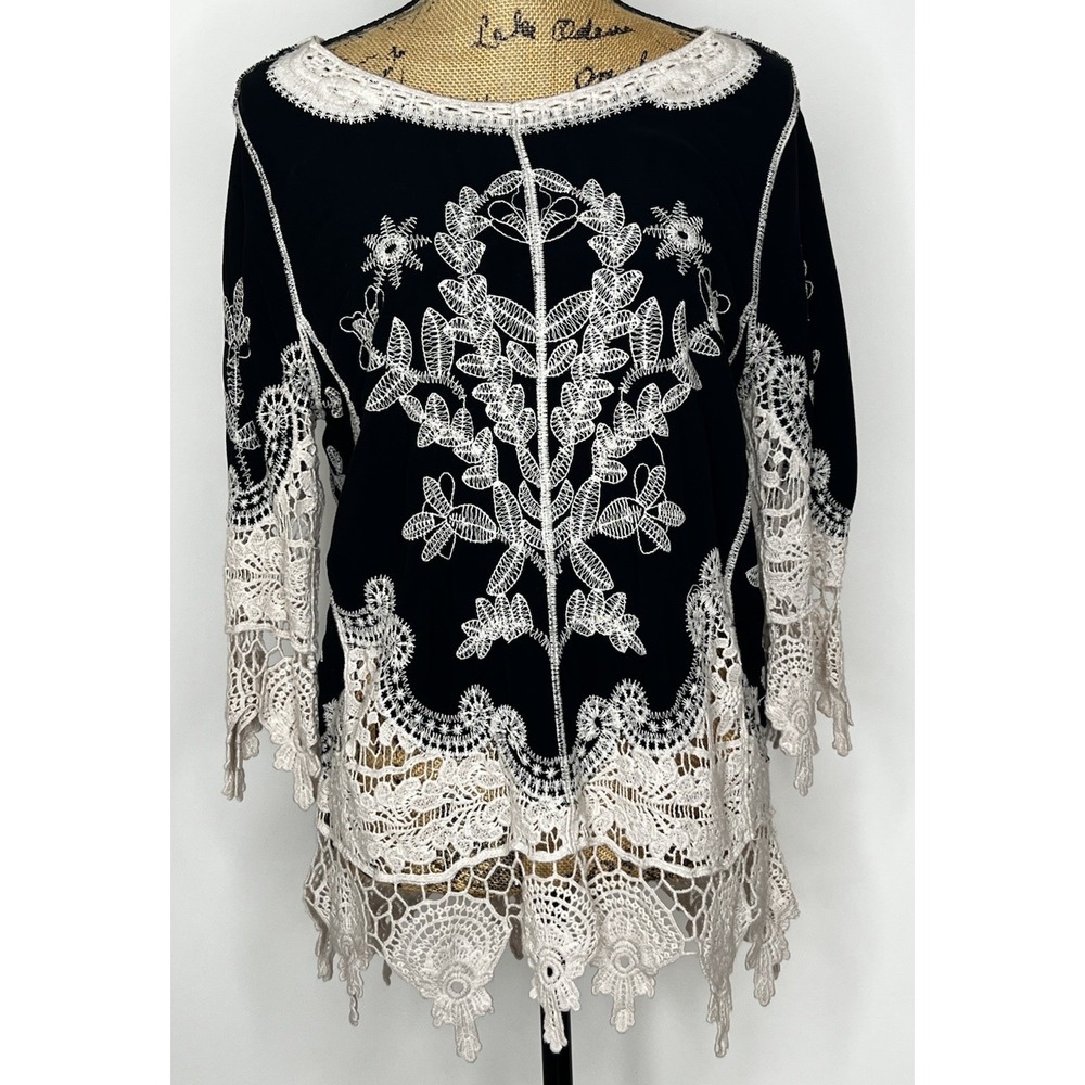 EST. 1946 black & ivory Medium embroidered blouse long sleeve Size XL